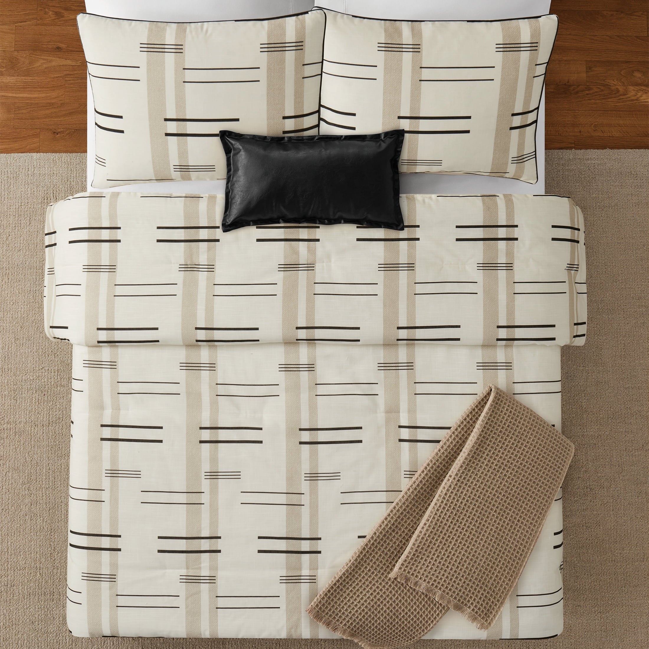 Fluffy Down Alternative Full/Queen Comforter Set, All-Season, 5-Piece, Tan Modern - Hypoallergenic Ultra-Fluffy Quilt for Winter Detail