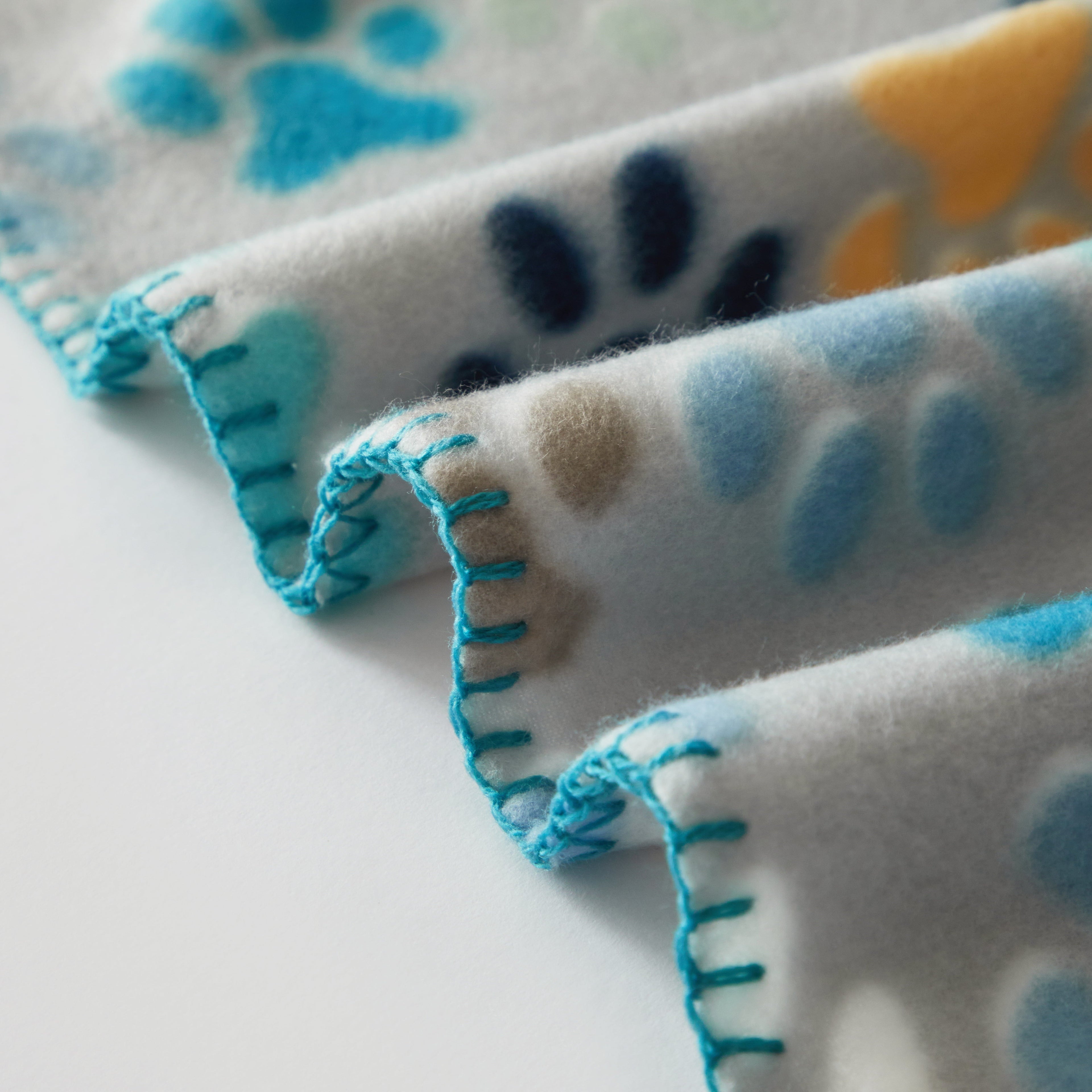 Cozy Fleece Cozy Fleece Throw Blanket, Gray Paw 50" x 60", All Ages - Lightweight Plush Warm Blanket for All Seasons Detail