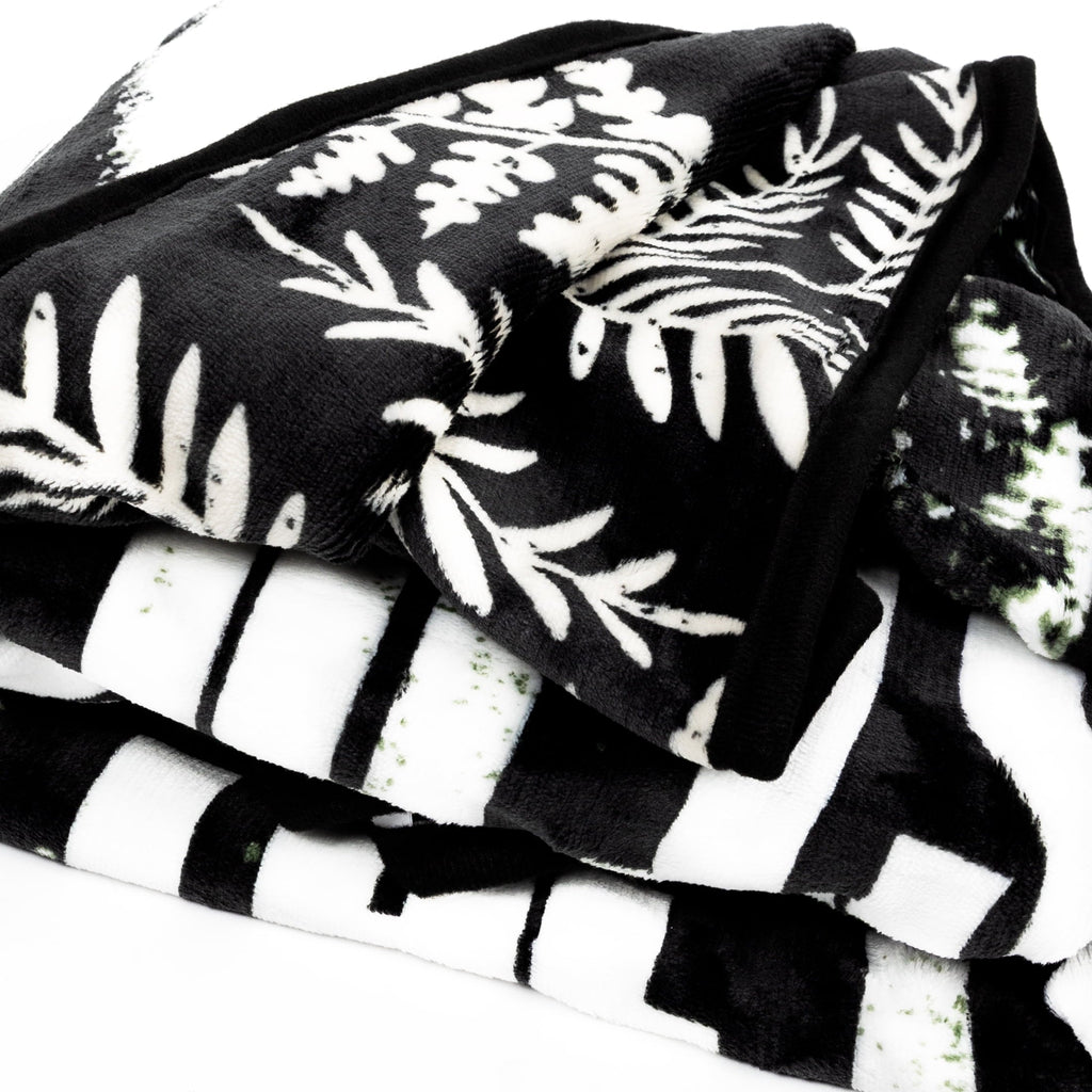 Super Soft Flannel Black and White Polyester Throw Blanket, 50" X 60" - Luxury Knitted Decorative Throw Blanket with Fringes Detail