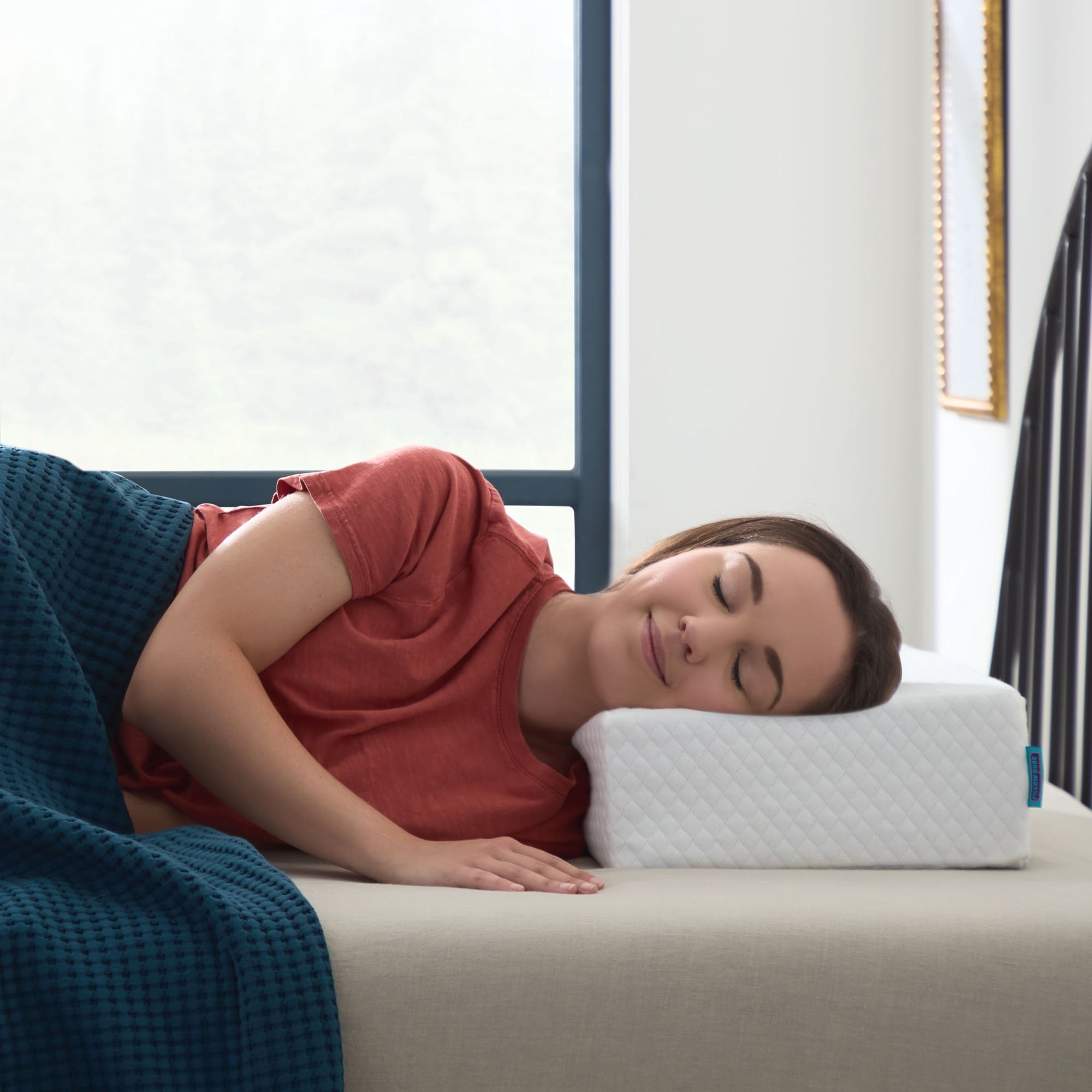 Fluffy Shredded Standard Pillow for Side Sleepers, Cooling Technology and Removable Cover - Orthopedic Shredded Foam Bed Pillow Set Detail