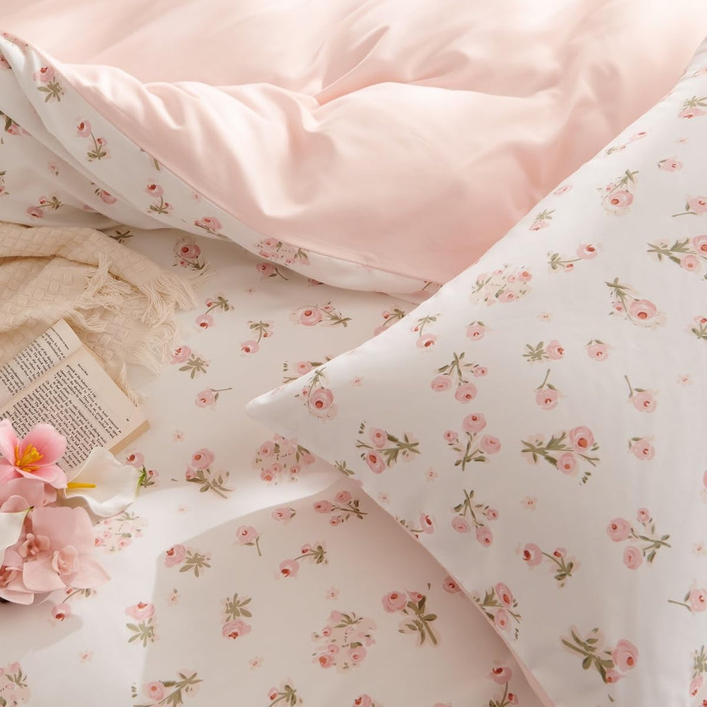 Luxurious Quilted Pink loyalty Floral Comforter Queen Sets, 3 Pieces Chic Botanical Pink White Floral Reversible Comforter for All Season - Hypoallergenic Ultra-Fluffy Quilt for Winter Detail