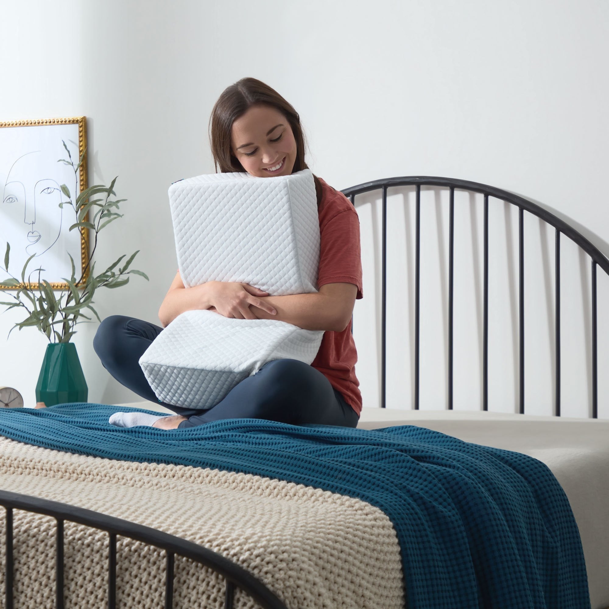 Fluffy Shredded Standard Pillow for Side Sleepers, Cooling Technology and Removable Cover - Orthopedic Shredded Foam Bed Pillow Set Detail