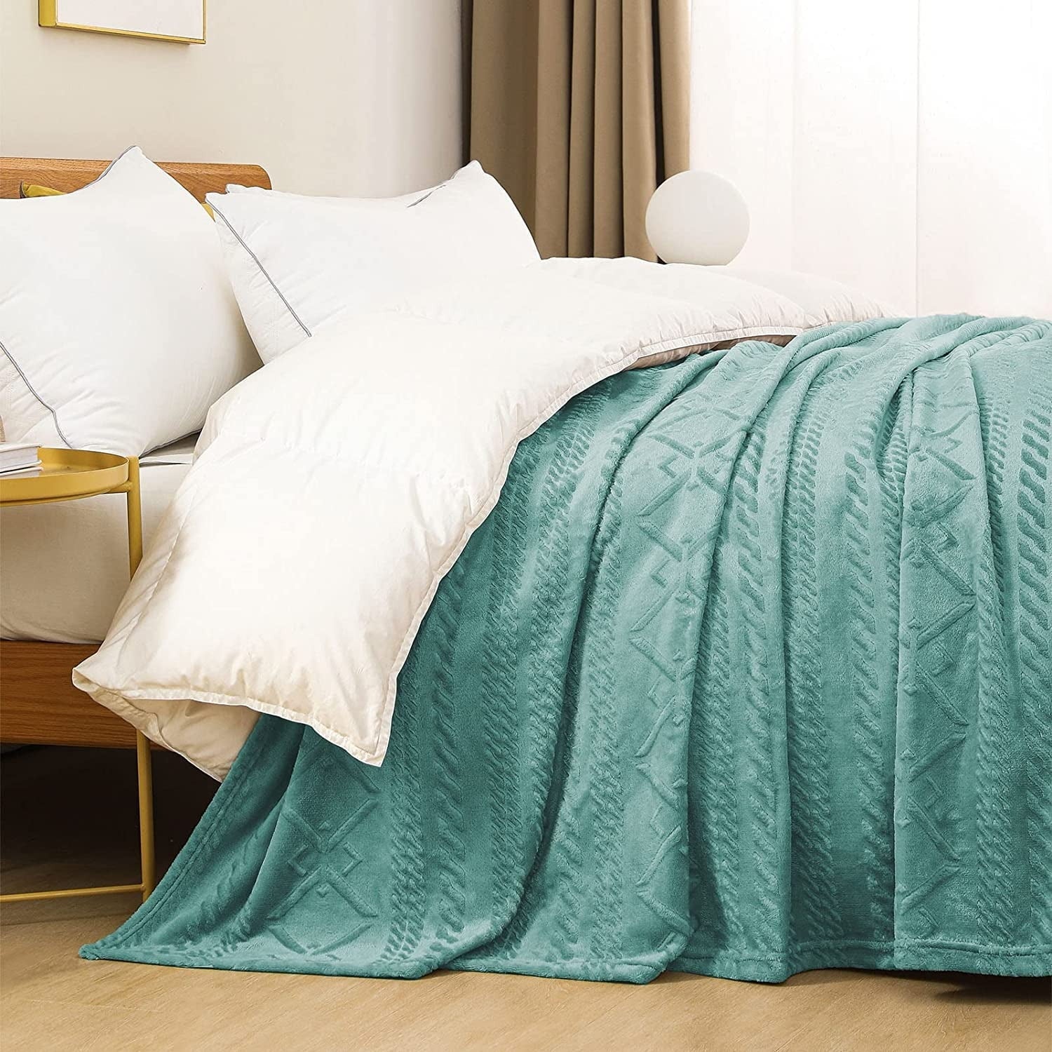 Decorative Knitted Queen Size Soft Bed Blanket, Warm Fuzzy Luxury Bed Blankets, Decorative Geometry Pattern Plush Throw Blanket for Bed,... - Cozy Fleece Throw Blanket for Couch & Bed Detail