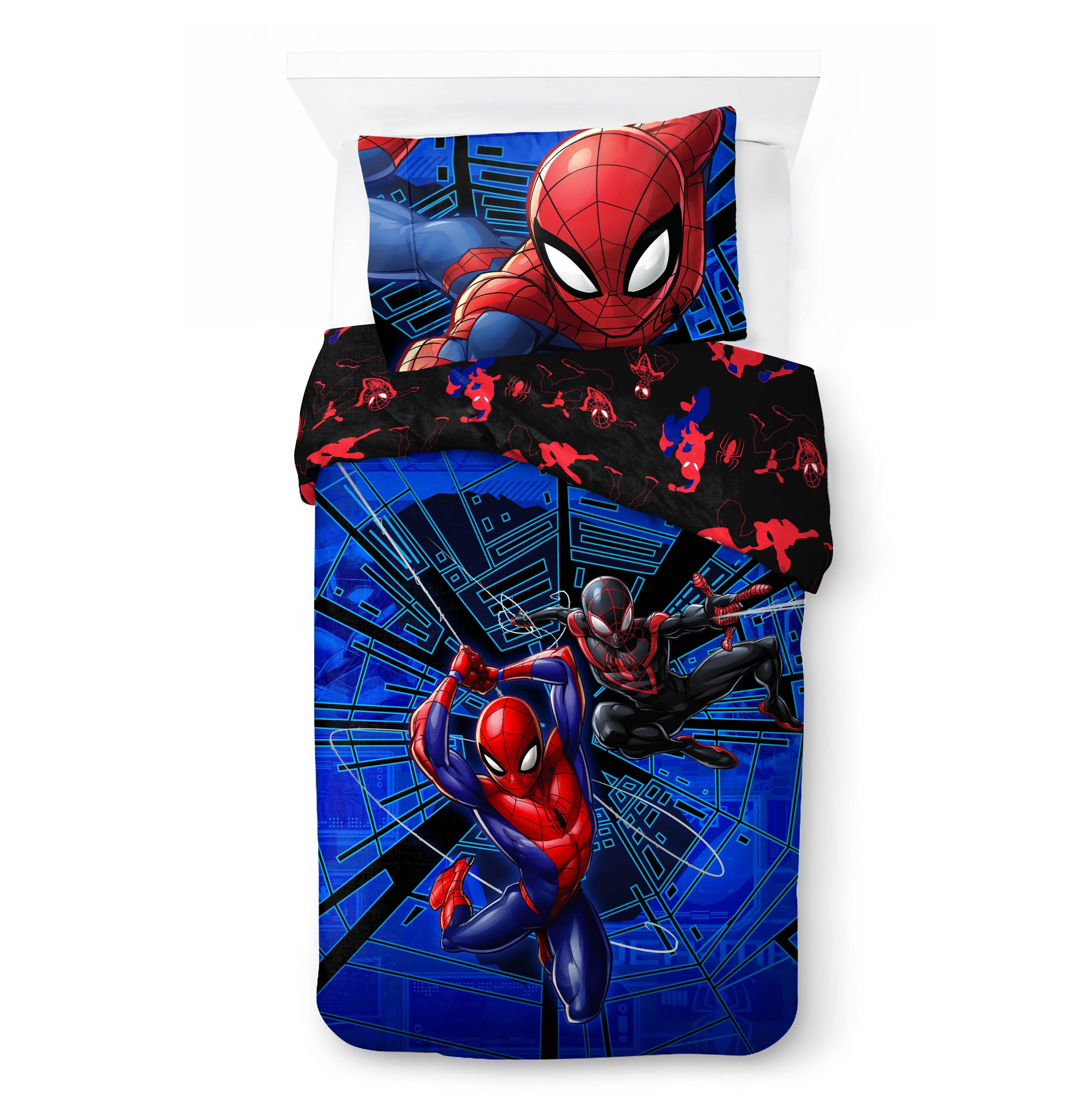All-Season Spiderman Techno City Kids 2 Piece Blue Reversible Comforter and Pillowcase Set, Twin/Full - Hypoallergenic Ultra-Fluffy Quilt for Winter Detail
