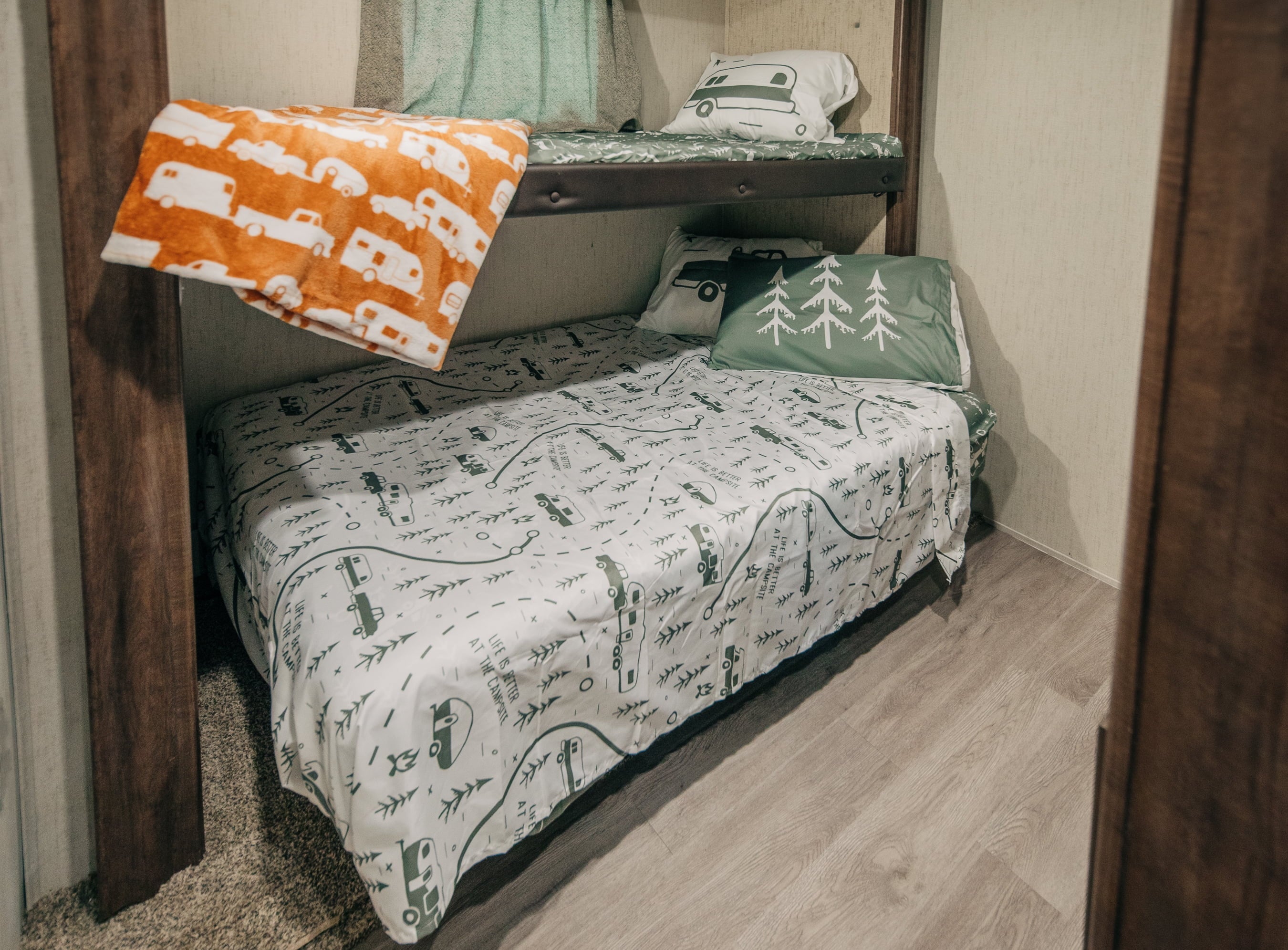 Ultra-Soft RV Queen Bed Sheet Set, Green Map, Polyester (53476) - Premium Ultra-Soft Pillowcase Pair for Sleeping Detail