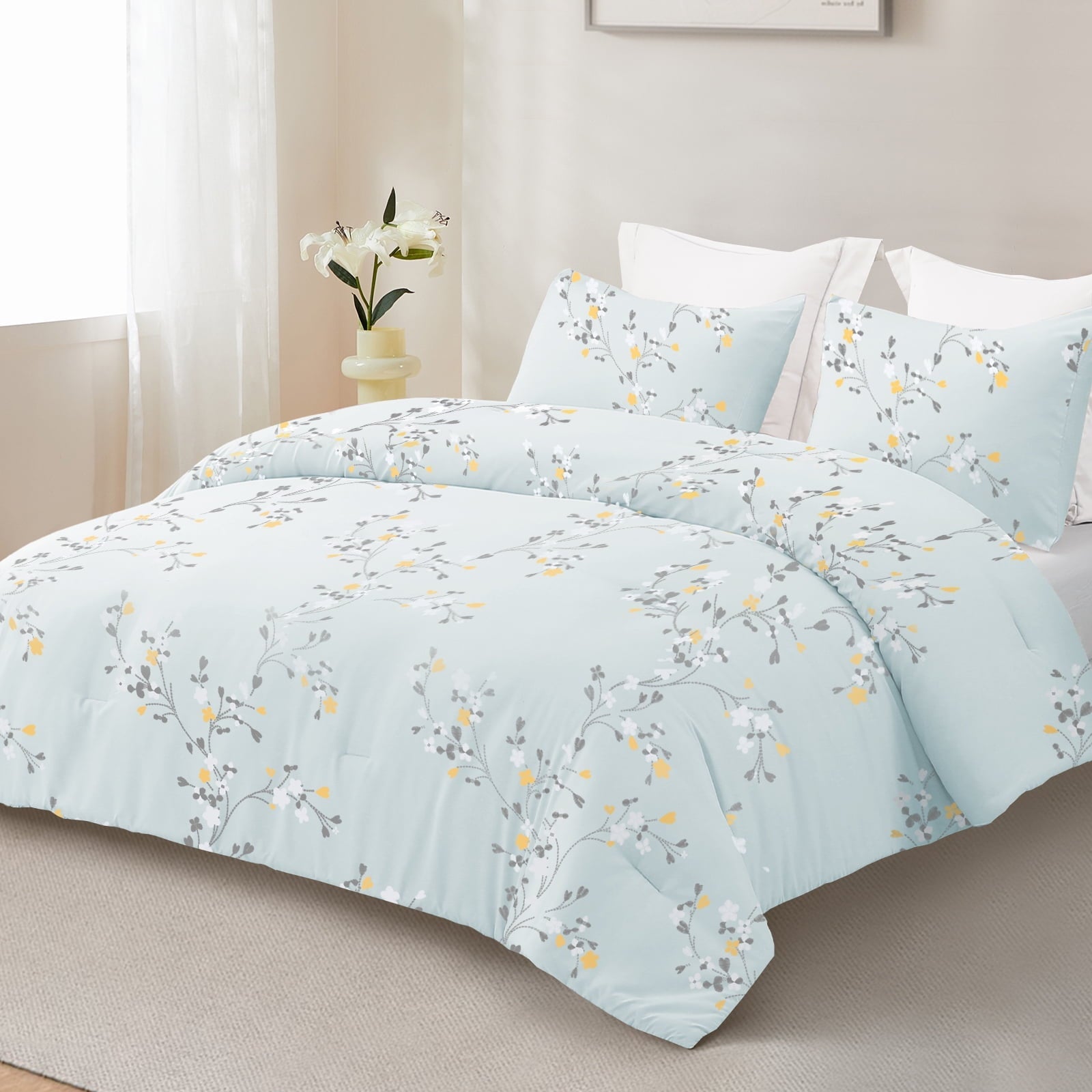 Fluffy Down Alternative 3-Piece Floral King Size Comforter Set, Microfiber Bedding Down Alternative Comforter for All Seasons with 2 Pillow S... - Cloud-Like Soft Lightweight Bed Comforter Detail