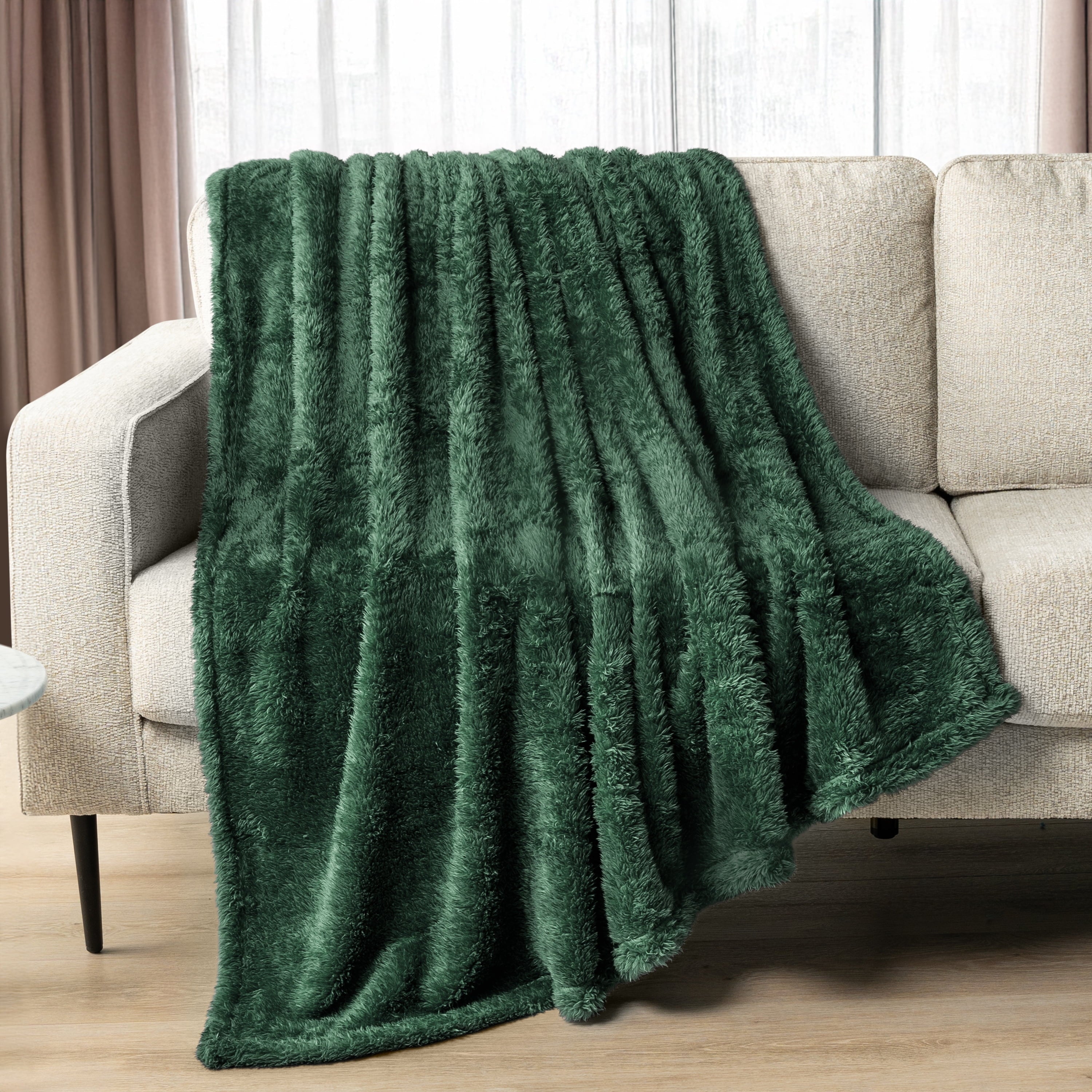 Super Soft Flannel Sherpa Throw Blanket For Couch Sofa, Emerald Green Fluffy Warm Plush Blanket for Bed, Cozy Super Soft Lightweight Thr... - Super Soft Reversible Sherpa Flannel Blanket Detail